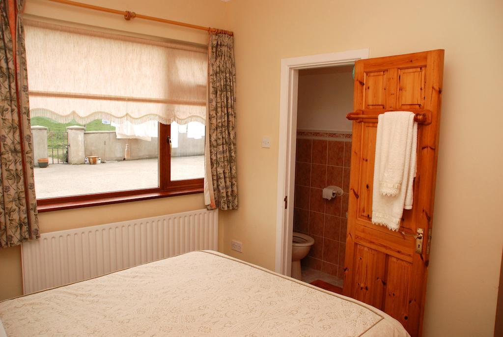 Urlingford Cradog Farmhouse B&B الغرفة الصورة