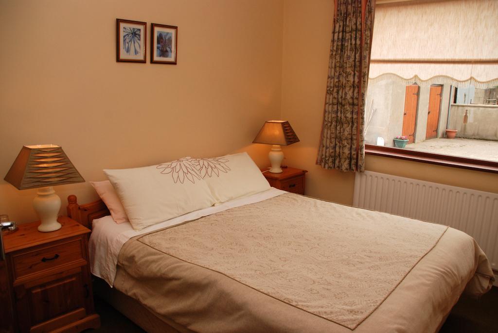 Urlingford Cradog Farmhouse B&B الغرفة الصورة